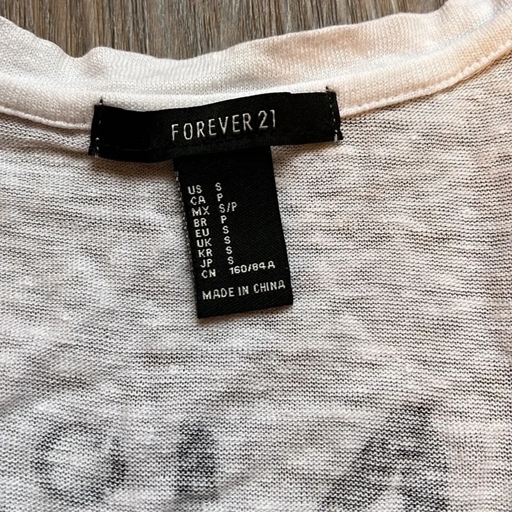 womens graphic tee size small - Picture 3 of 3